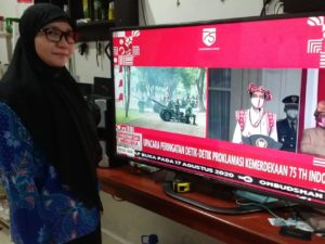 Personil BNNP KEPRI mengikuti Upacara Detik-Detik Proklamasi Hari Ulang Tahun Republik Indonesia Ke-75 melalui virtual dr Tempat tinggal masing-masing