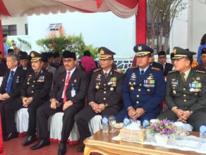 Upacara Ziarah dan Tabur Bunga di Makam Taman Pahlawan