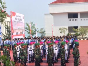 Upacara Ziarah dan Tabur Bunga di Makam Taman Pahlawan