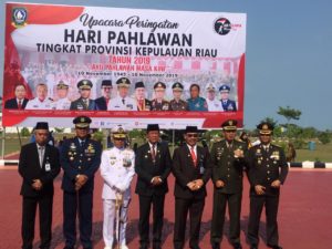 Upacara Ziarah dan Tabur Bunga di Makam Taman Pahlawan