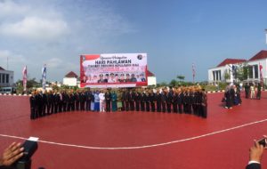 Upacara Ziarah dan Tabur Bunga di Makam Taman Pahlawan
