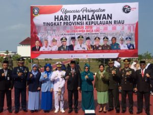 Upacara Ziarah dan Tabur Bunga di Makam Taman Pahlawan