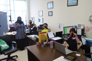 Pembagian Masker untuk jajaran BNNP KEPRI demi mencegah Penyebaran COVID-19