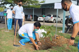 Gotong Royong dan Penanaman Pohon dalam rangka memperingati Hari Kemerdekaan RI Ke-75
