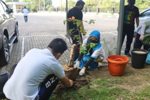 Gotong Royong dan Penanaman Pohon dalam rangka memperingati Hari Kemerdekaan RI Ke-75
