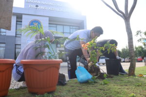 Gotong Royong dan Penanaman Pohon dalam rangka memperingati Hari Kemerdekaan RI Ke-75