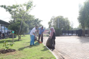 Gotong Royong dan Penanaman Pohon dalam rangka memperingati Hari Kemerdekaan RI Ke-75