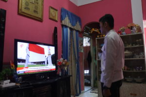 Personil BNNP KEPRI mengikuti Upacara Detik-Detik Proklamasi Hari Ulang Tahun Republik Indonesia Ke-75 melalui virtual dr Tempat tinggal masing-masing