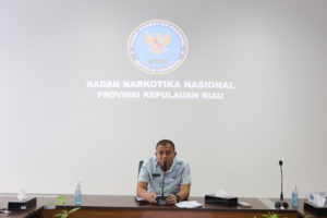 DISEMINASI INFORMASI BAHAYA NARKOBA MELALUI VIRTUAL DI INSTITUT KESEHATAN MITRA BUNDA BAYAM DALAM RANGKA KEGIATAN PENGENALAN KEHIDUPAN KAMPUS BAGI MAHASISWA BARU (PKKMB)