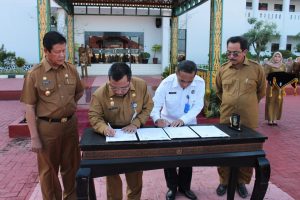 Penandatangan Perjanjian Kerja Sama (MoU) antara BNNP Kepri dengan Pemerintah Provinsi Kepulauan Riau