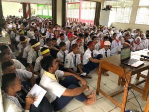 PENYULUHAN BAHAYA NARKOBA DI SMA N 5 BATAM DALAM RANGKA MASA PENGENALAN LINGKUNGAN SEKOLAH (MPLS) PENYULUHAN BAHAYA NARKOBA DI SMA N 5 BATAM DALAM RANGKA MASA PENGENALAN LINGKUNGAN SEKOLAH (MPLS)