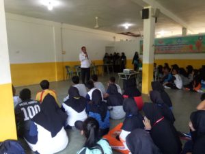 DISEMINASI INFORMASI BAHAYA NARKOBA DI SMK PUTRA JAYA BATAM DALAM RANGKA MASA PENGENALAN LINGKUNGAN SEKOLAH (MPLS)