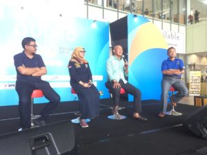 Sosialisasi bahaya penyalahgunaan narkoba melalui Bus Pencegahan BNNP Kepri dalam rangka Public Day Tahun 2019 di Kota Batam Sosialisasi bahaya penyalahgunaan narkoba melalui Bus Pencegahan BNNP Kepri dalam rangka Public Day Tahun 2019 di Kota Batam