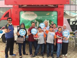 Sosialisasi bahaya penyalahgunaan narkoba melalui Bus Pencegahan BNNP Kepri dalam rangka Public Day Tahun 2019 di Kota Batam