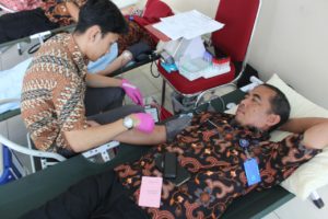 BADAN NARKOTIKA NASIONAL PROVINSI KEPULAUAN RIAU BERSAMA DWP BNNP KEPRI DONOR DARAH BERSAMA DALAM RANGKA MEMPERINGATI HARI IBU
