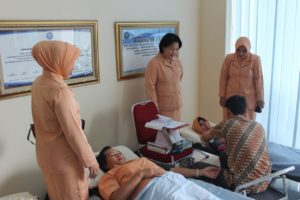 BADAN NARKOTIKA NASIONAL PROVINSI KEPULAUAN RIAU BERSAMA DWP BNNP KEPRI DONOR DARAH BERSAMA DALAM RANGKA MEMPERINGATI HARI IBU