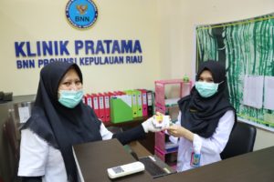 Pencegahan Penyebaran COVID-19 di BNNP KEPRI (Pembagian Vitamin)