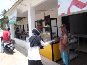 BNN Menyapa Warga Melalui Bus Sosialisasi BNNP KEPRI dalam rangka Pencegahan Penyalahgunaan Narkoba dan Upaya Pencegahan Penyebaran Virus Corona Covid-19 di Kota Batam