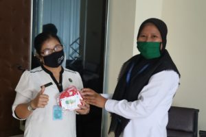 Pencegahan Penyebaran COVID-19 di BNNP KEPRI (Pembagian Masker BNNP KEPRI)