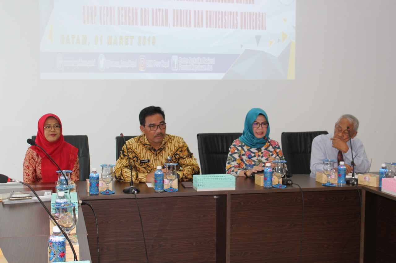 Kegiatan: Penandatangan MoU & Perjanjian Kerja Sama antara BNNP Kepri dengan RRI Batam, Universitas Riau Kepulauan dan Universitas Universal Kegiatan: Penandatangan MoU & Perjanjian Kerja Sama antara BNNP Kepri dengan RRI Batam, Universitas Riau Kepulauan dan Universitas Universal