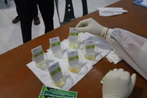 Tes Urine dalam rangka deteksi dini di Lingkungan Masyarakat Kelurahan Sambau