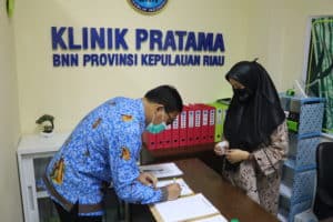 Pemeriksaan Test Urine kepada Pegawai BNNP KEPRI