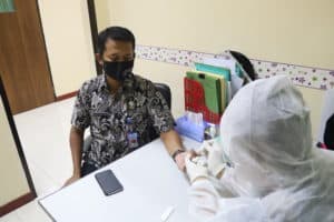 Pemeriksaan Skrining Test menggunakan RAPID TEST