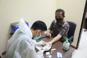 Pemeriksaan Skrining Test menggunakan RAPID TEST