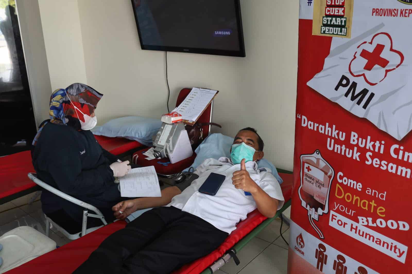 Pegawai BNNP Kepulauan Riau Laksanakan Donor Darah