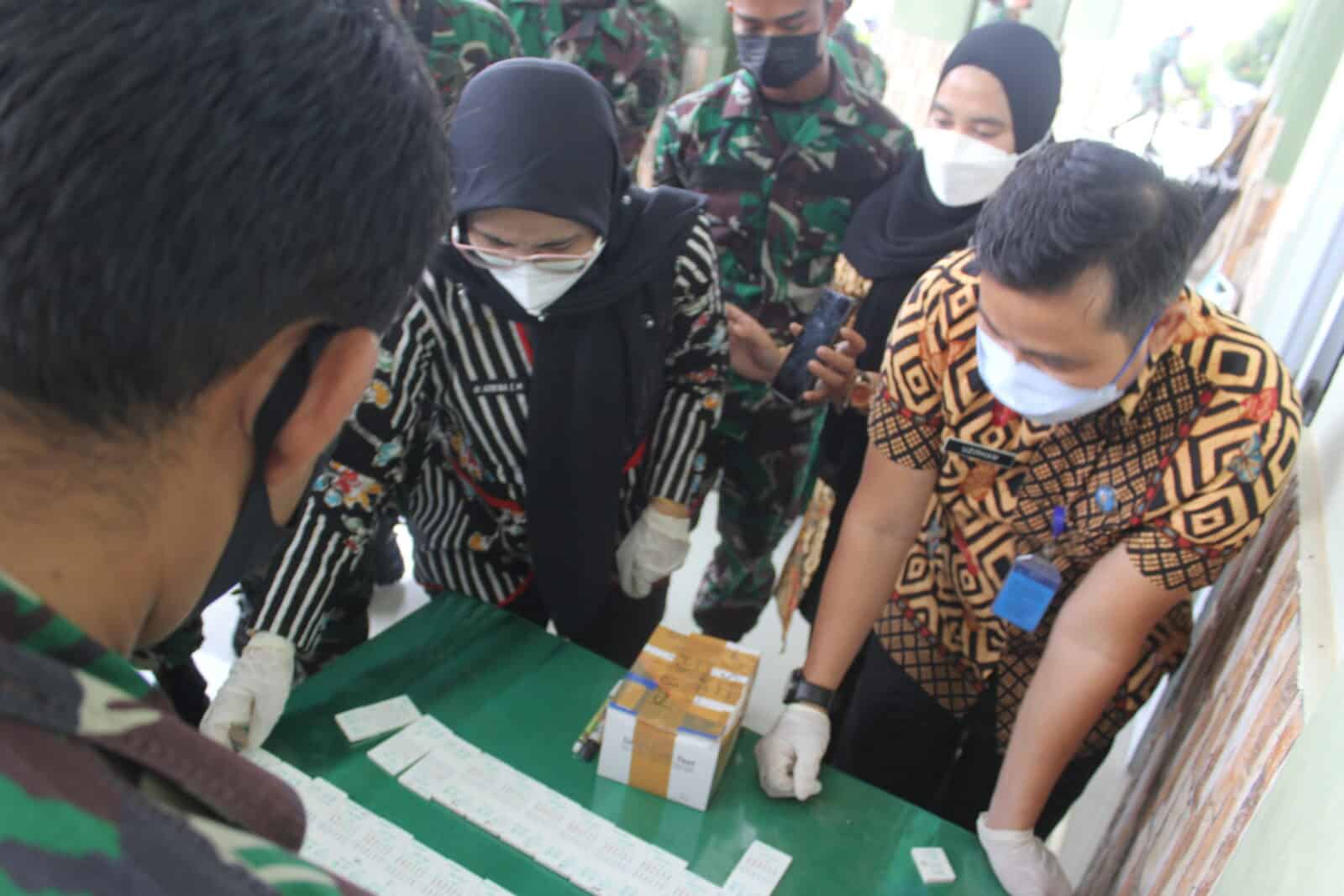 BNNP Kepri Lakukan Sosialisasi dan Tes Urin di lingkungan KOREM 033/ Wira Pratama BNNP Kepri Lakukan Sosialisasi dan Tes Urin di lingkungan KOREM 033/ Wira Pratama