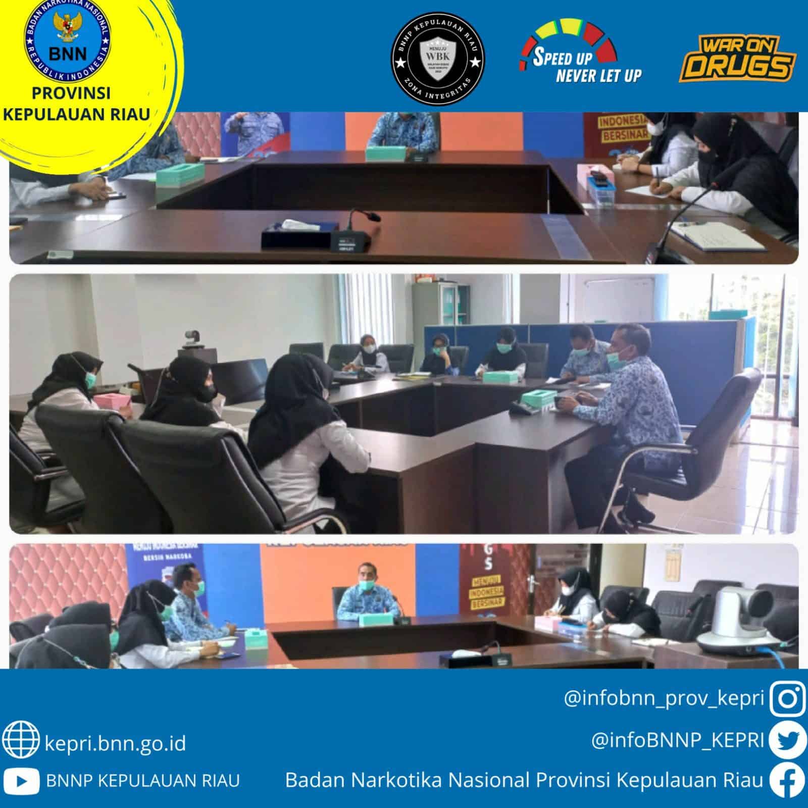 Rapat dengan Tim Kearsipan di lingkungan BNNP Kepulauan Riau Rapat dengan Tim Kearsipan di lingkungan BNNP Kepulauan Riau