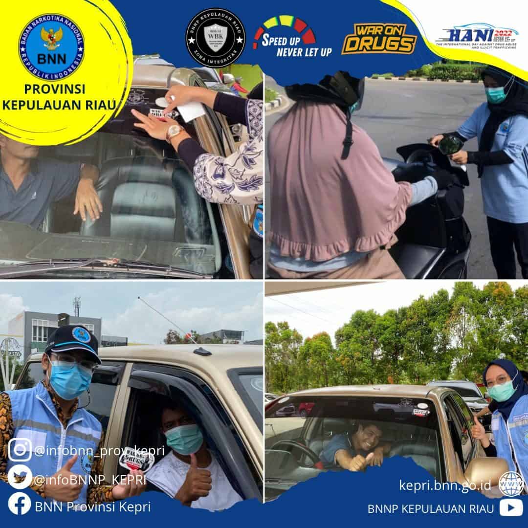 Kampanye War On Drugs melalui Penempelan Sticker di Kendaran Bermotor dalam rangka menyemarakkan Peringatan Hari Anti Narkotika Nasional (HANI) 2022 Kampanye War On Drugs melalui Penempelan Sticker di Kendaran Bermotor dalam rangka menyemarakkan Peringatan Hari Anti Narkotika Nasional (HANI) 2022
