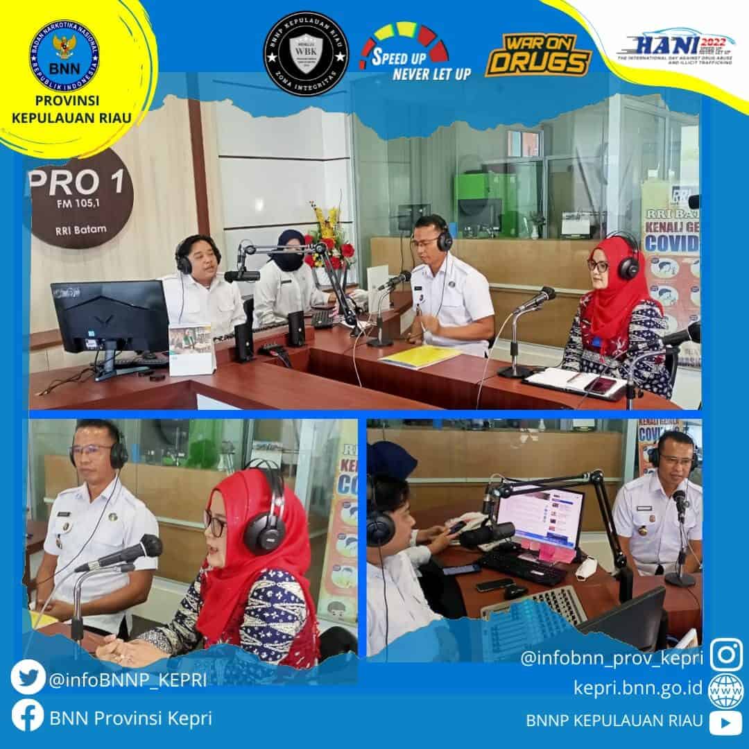Informasi dan Edukasi P4GN melalui Live Streaming di Radio RRI Batam dalam Rangka Hari Anti Narkotika Internasional 2022 dengan Tema "Narkoba: Krisis Kesehatan dan Kemanusiaan di Perbatasan" Informasi dan Edukasi P4GN melalui Live Streaming di Radio RRI Batam dalam Rangka Hari Anti Narkotika Internasional 2022 dengan Tema “Narkoba: Krisis Kesehatan dan Kemanusiaan di Perbatasan”