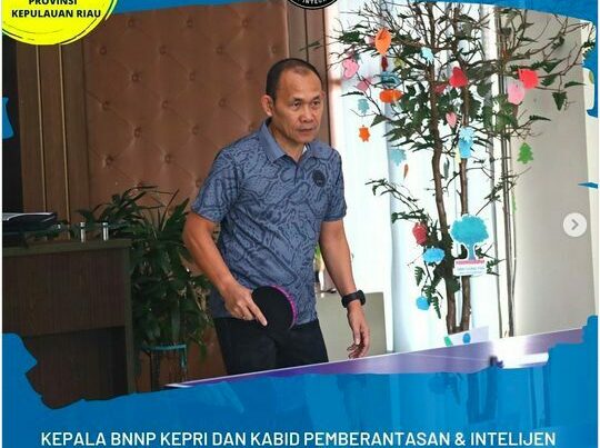 Kepala BNNP Kepri dan Kabid Pemberantasan & Intelijen Olah raga Tenis Meja Bersama