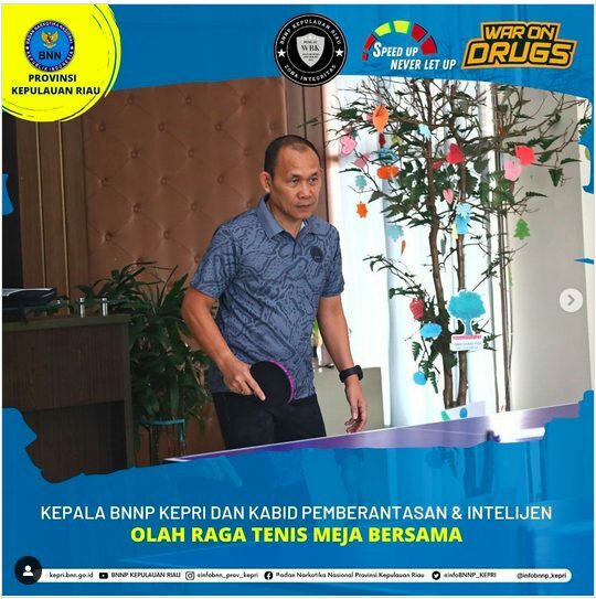 Kepala BNNP Kepri dan Kabid Pemberantasan & Intelijen Olah raga Tenis Meja Bersama Kepala BNNP Kepri dan Kabid Pemberantasan & Intelijen Olah raga Tenis Meja Bersama