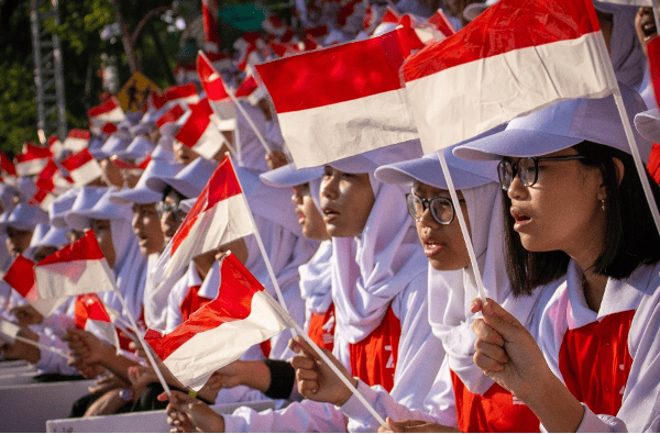 UPAYA MASYARAKAT DALAM MEMERANGI PENYALAHGUNAAN NARKOBA